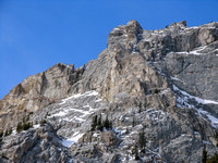 Steep cliffs line the ascent gully. Climbers have fallen down these cliffs while free soloing. :(