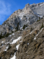 Steep cliffs line the ascent gully.