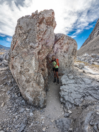 An interesting boulder along the trail.
