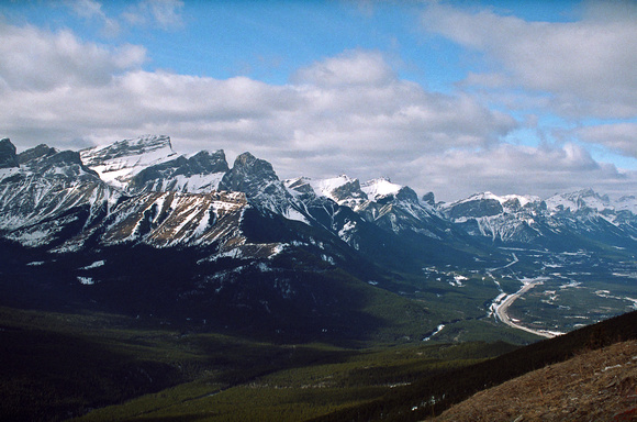 Looking up the Bow Valley. The Orphan, Big, Middle and Little Sister, Lawrence Grassi, Ha Ling, EEOR and Rundle from L to R.