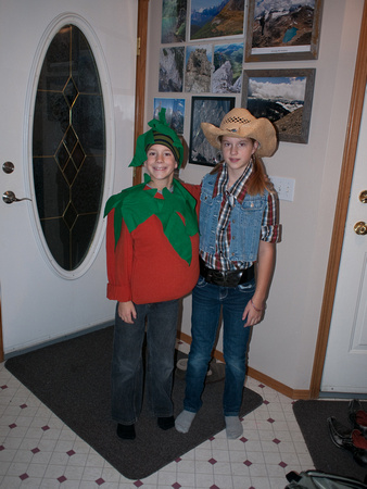 Niko & KC are ready for their harvest party at school!