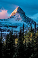 The gorgeous Matterhorn of the Rockies rises over the surrounding area like a king.