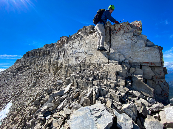 Scrambling the NE ridge of Mount Courcelette.