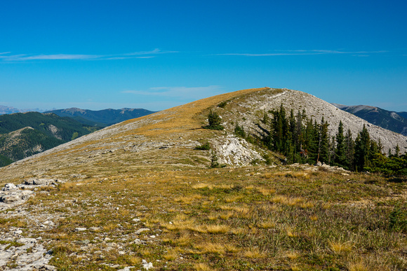 Hiking to the north summit on a perfect late summer day.