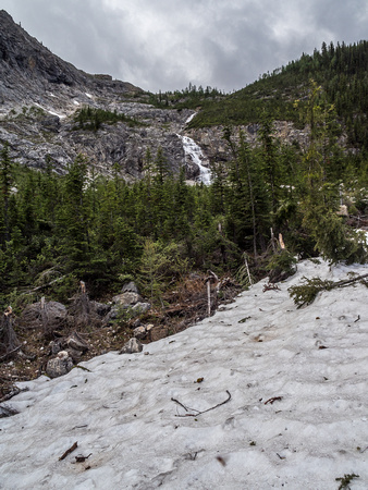 Remnant patches of avalanche snow helped on some sections.