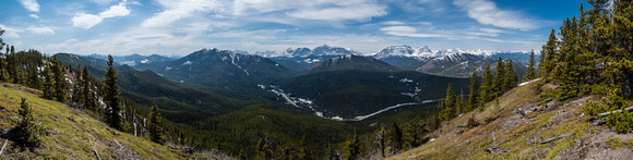 Some decent views from the "summit" include Raspberry Ridge and Etherington Baril Ridge in the foreground with the High Rock Range in the distance.