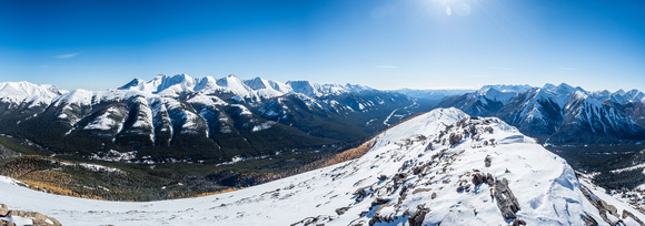 Views east (L) and south (R) off the summit include Mist Ridge (L) and Odlum Ridge (R).