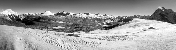 One last looking back. From L to R, Bourgeau, Eagle, Howard Douglas, Brewster, Twin Cairns, Mount Assiniboine, The Monarch.