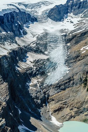 The Lyell Glacier plunges hundreds of meters to Arctomys Lake in a series of impressive waterfalls.