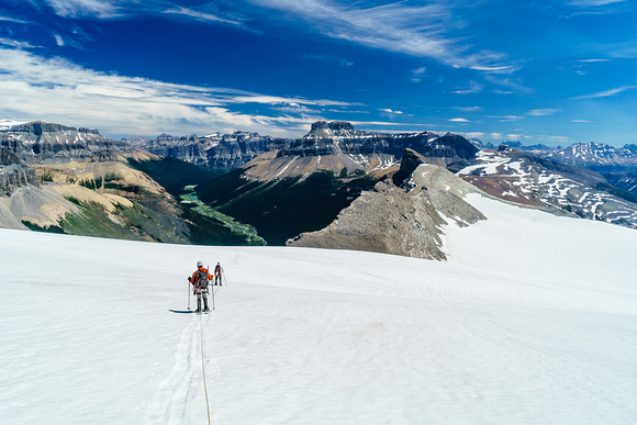 Like any icefield, the distances and elevation changes are drastically under represented from our vantage.