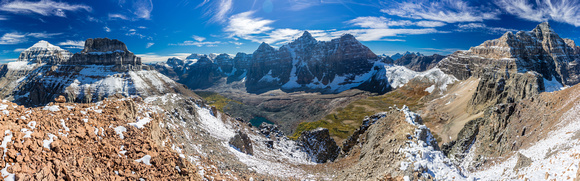 Panorama of the Valley of Ten Peaks and Eiffel Lake. From R to L, Hungabee, Wenkchemna, Wenkchemna Pass, Neptuak, Deltaform, Tuzo, Allen, Perren, Tonza, Bowlen and Fay.