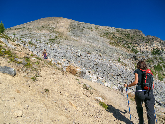 Ascending to Saddleback Pass on a good trail.