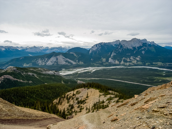 Looking back over the Athabasca River towards Roche a Bosche, Coronach and Roche Ronde (R).