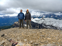 Vern and Wietse at the summit of Helena Ridge.