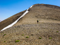 Hiking up the north ridge of Oval Peak.