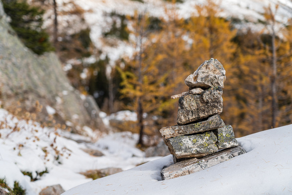 A cairn along the Skoki Lakes hiking route.