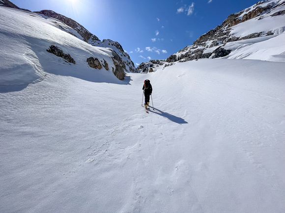 Skiing up to the Balfour Glacier access canyon.