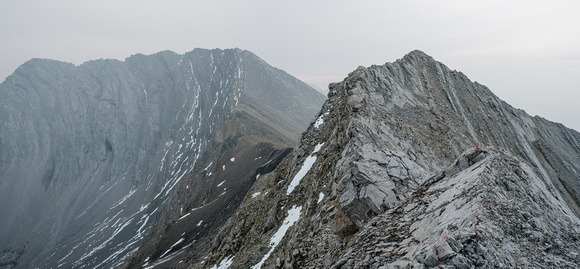 Nearing the summit of Lineham Ridge with views towards the higher Picklejar Peak.