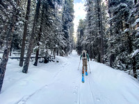 Wietse skis up the Rockbound Lake trail.