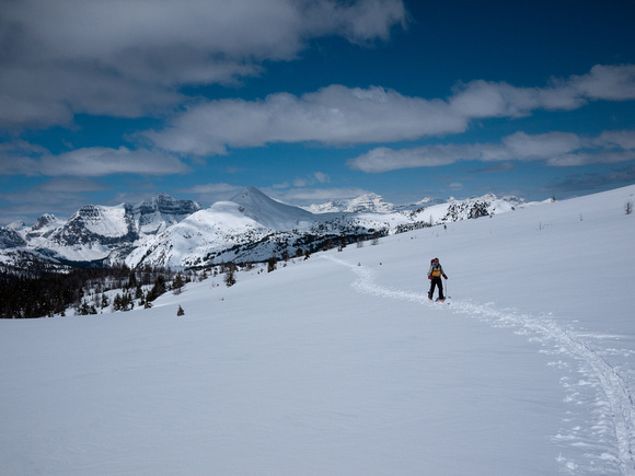 Skiing to the pass.