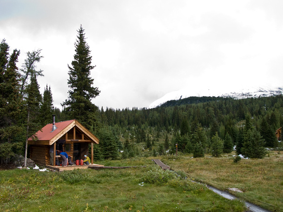 Our cozy sleeping cabin - the Jones Naiset Hut.